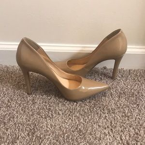 Jessica Simpson nude color patent leather pumps